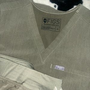 Figs scrubs